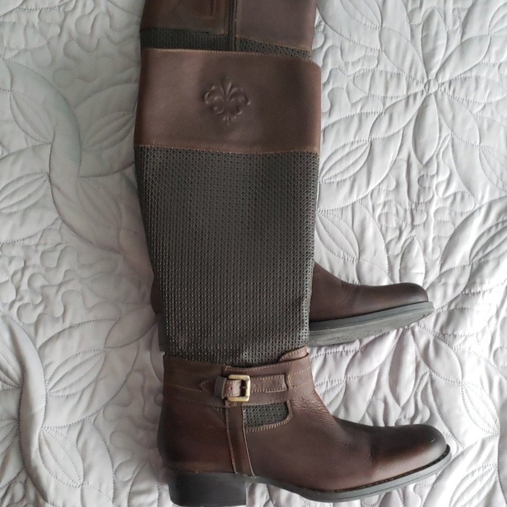 Brown boots